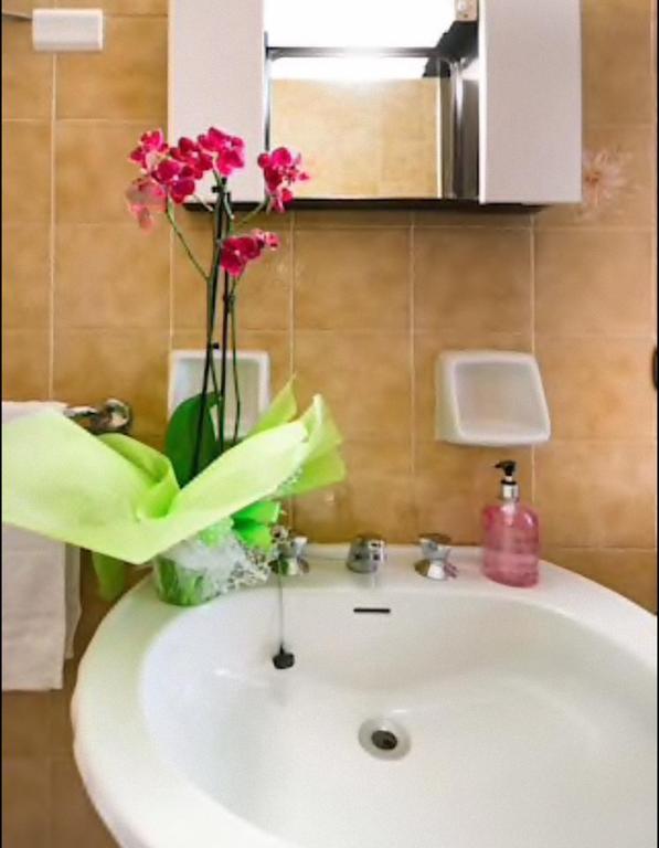Comolake House Apartment Bellano Bagian luar foto